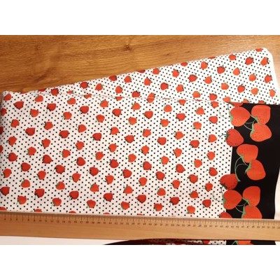 Dizajnérska bavlna bordúra jahody bodky