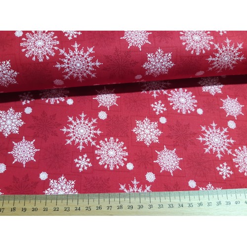 Dizajnérska vianočná bavlna  snehové vločky červené vianoce