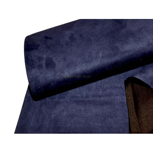 Detail textúry luxusnej tmavomodrej elastickej jelenice, umelý semiš s úpletovým základom, ktorý sa nepára, z ponuky e-shopu Kreativcentrum Margo.