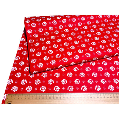 Červená bavlnená látka s folklórnym kvetinovým vzorom | Kreativcentrum Margo