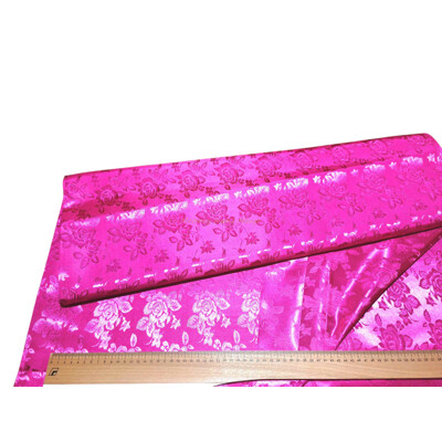 Cyklaménový brokát na kroje | Výrazná žakárová metráž