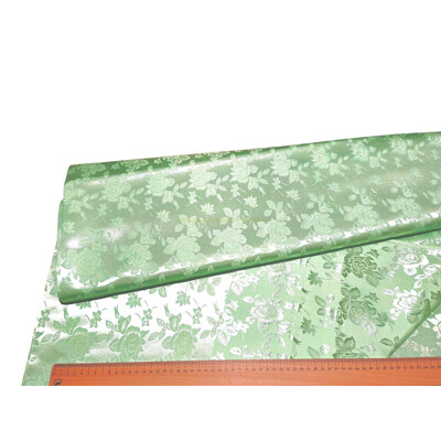 Svetlozelený brokát na kroje | Pastelová žakárová metráž